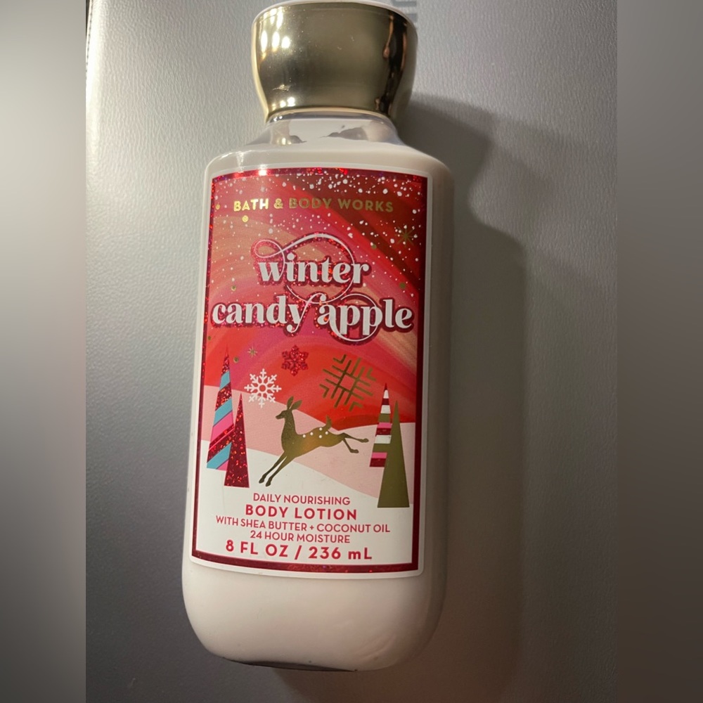 Bath & Body Works WINTER CANDY
APPLE Daily Nourishing Body Lotion